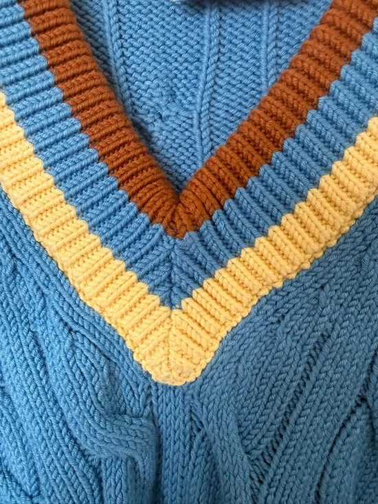 Lacoste Women's V-Neck Cable Knit Wool Sweater - Picture 5 of 6